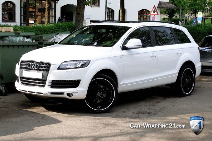 Folierung Auto Audi Q7 schwarz weiß