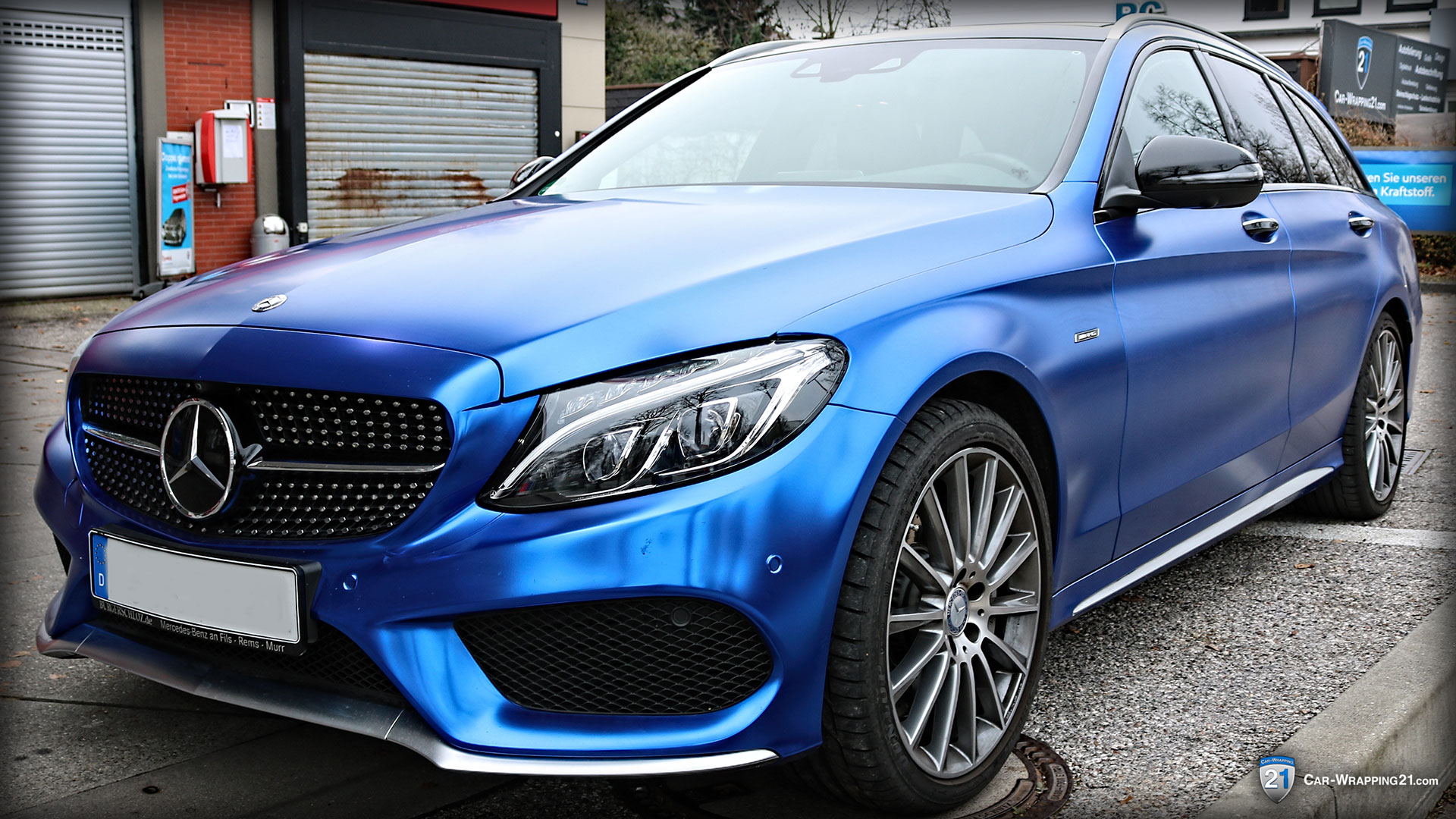 Mercedes E Klasse - Autofolierung in Blau Chrome Matt - Car Wrapping 21